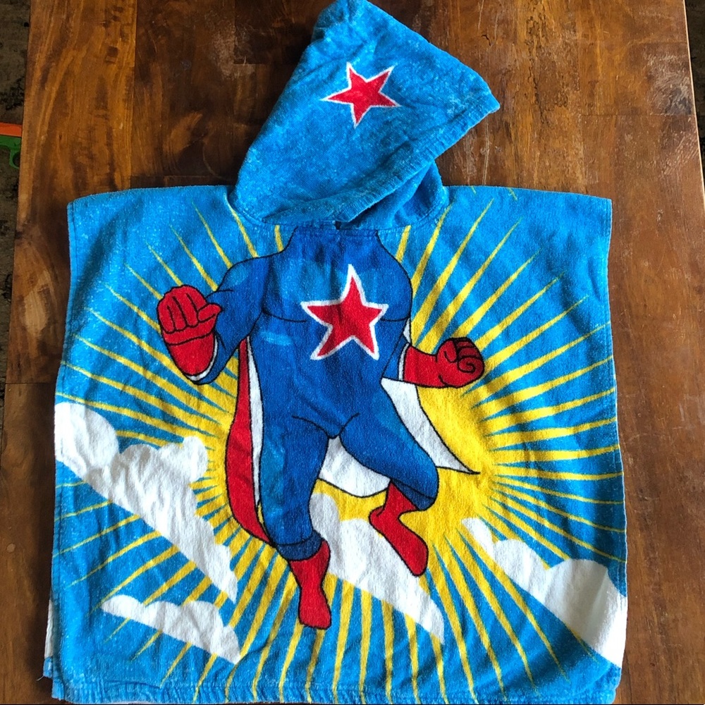💙 $13 w/bundle Superhero Hooded Towel ⚡️⭐️💥